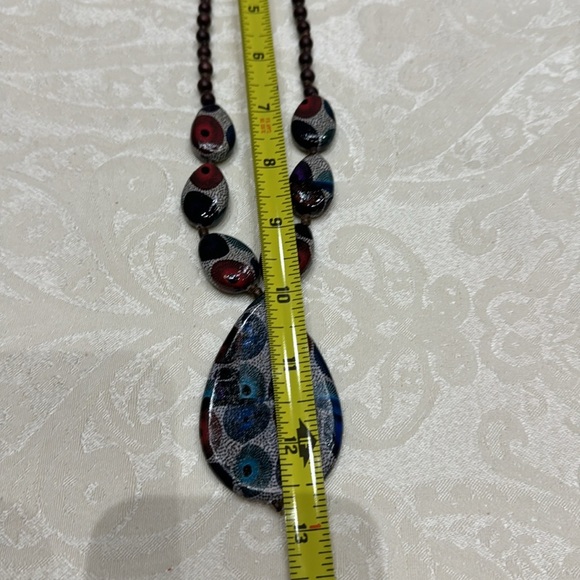 Unda Pendant paper wrapped wooden bead necklace - Picture 4 of 8